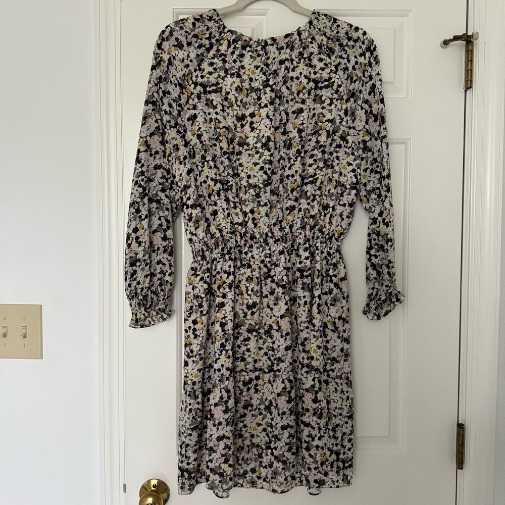 THEORY Gathered Shirt Dress in Floral Silk Crepe, Size Large - Picture 7 of 9